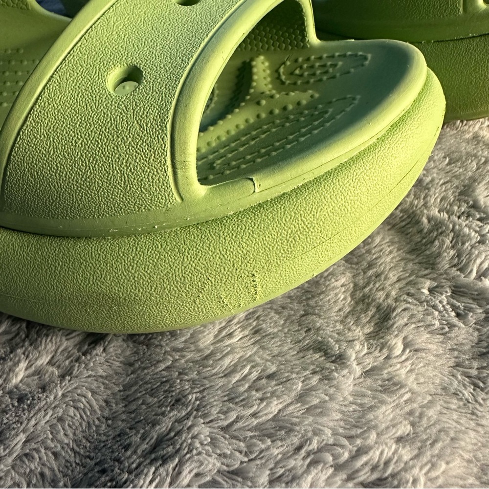 Classic Crush Platform Sandals - Picture 2 of 10